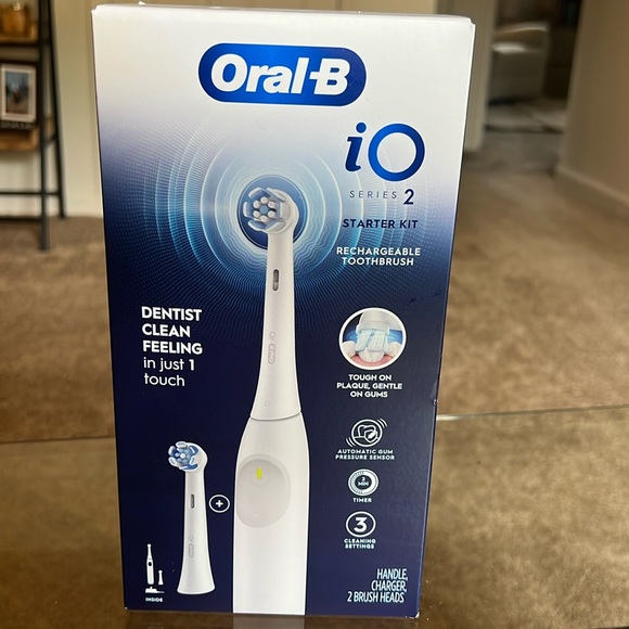 Oral-B iO series 2 starter kit - Picture 1 of 2